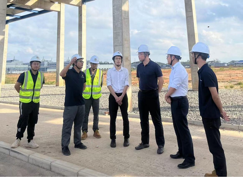 劉展翔到玉林龍?zhí)懂a(chǎn)業(yè)園項(xiàng)目、北海分公司調(diào)研